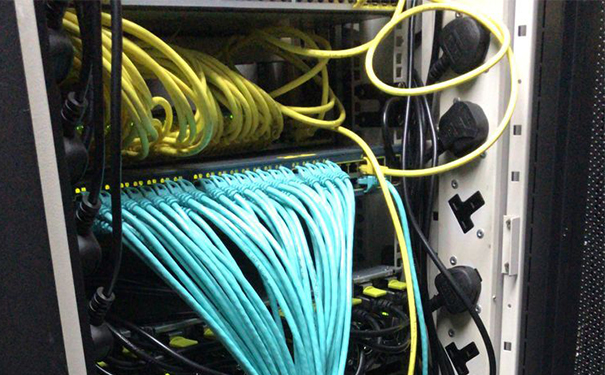 国外vps_搭建美国多ip站群vps服务器的优势以及如何选择